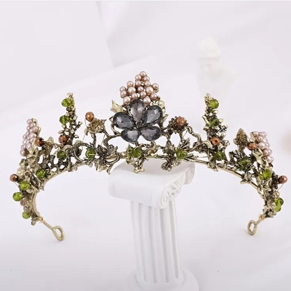Vintage Princess Queen Headdress Jewelry Bridal or Sweet Sixteen. - Picture 1 of 16
